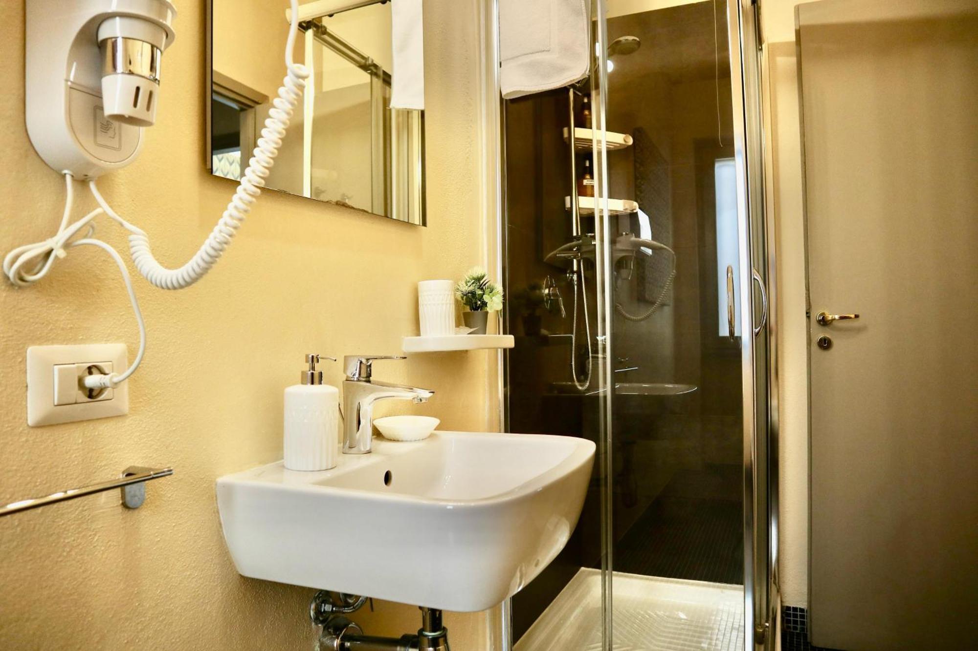 Guest House Sonnino 37 Кальяри Экстерьер фото